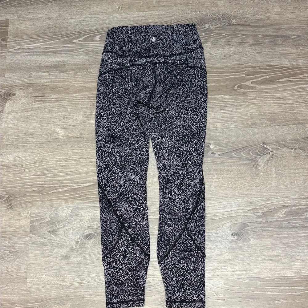 Lululemon  black  Patterned Leggings